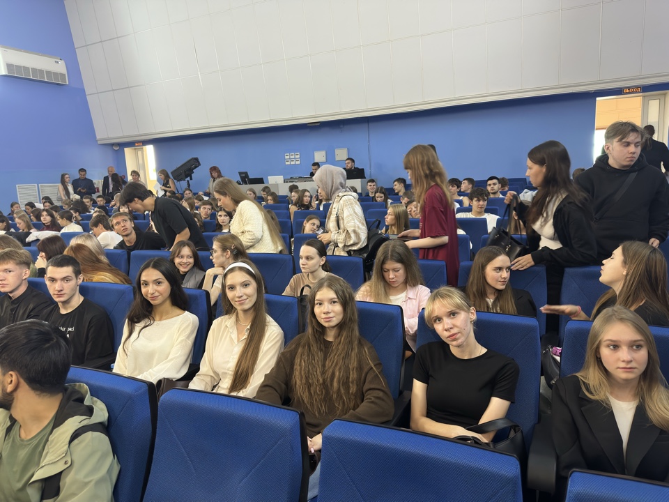 Студенты первого курса активно погрузились в жизнь университета