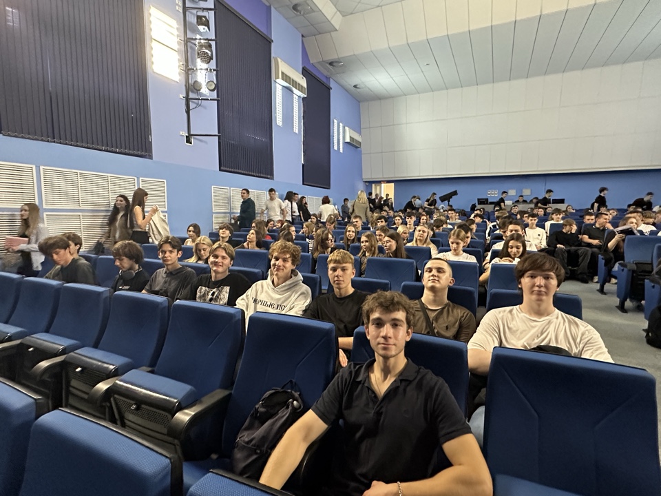 Студенты первого курса активно погрузились в жизнь университета