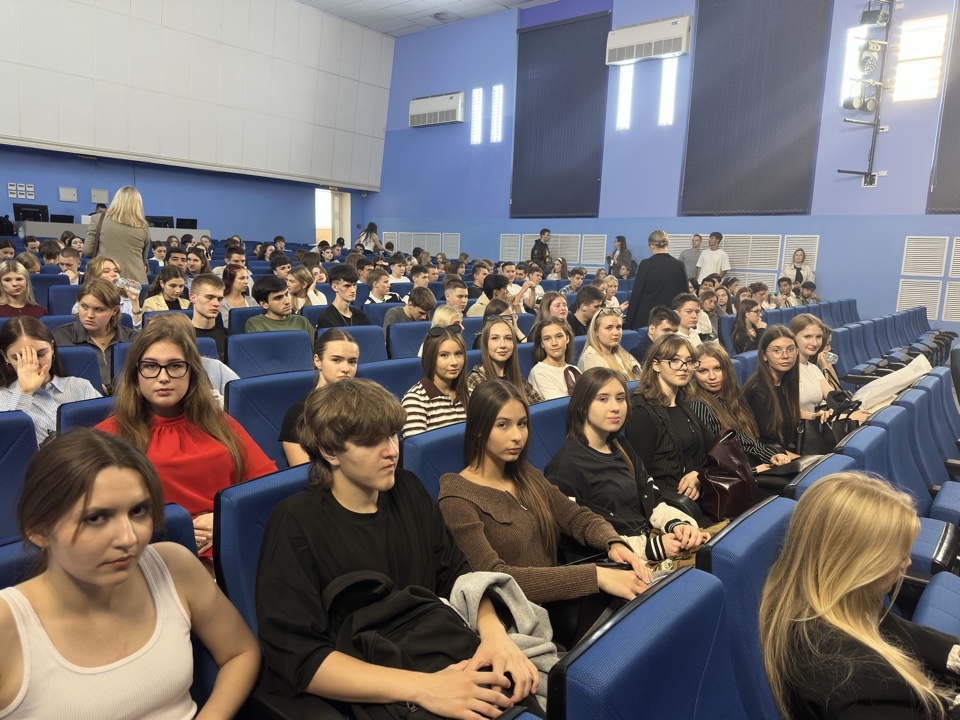 Студенты первого курса активно погрузились в жизнь университета